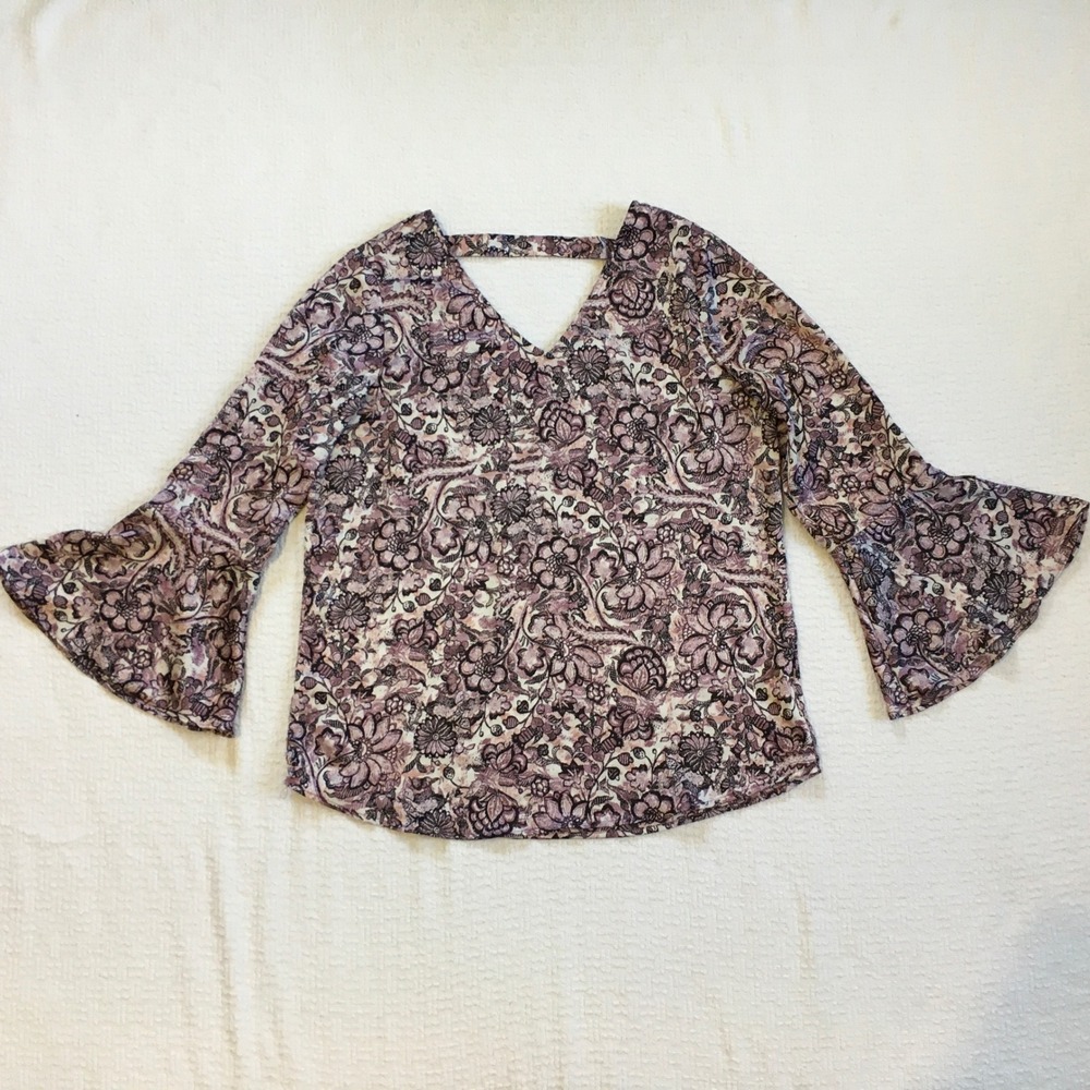 Roz & Ali Women's Floral Boho V-Neck Bell Sleeve Top Size‎ Medium